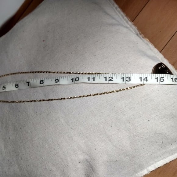 Gold tone locket & chain necklace - Picture 7 of 9